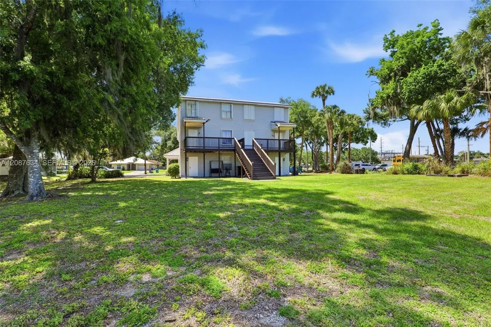 207 SE 6TH Avenue Okeechobee, FL 34974