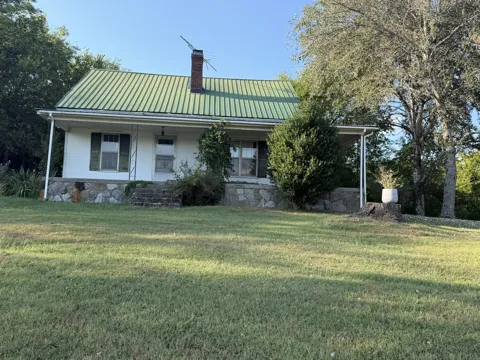 300 W Main St