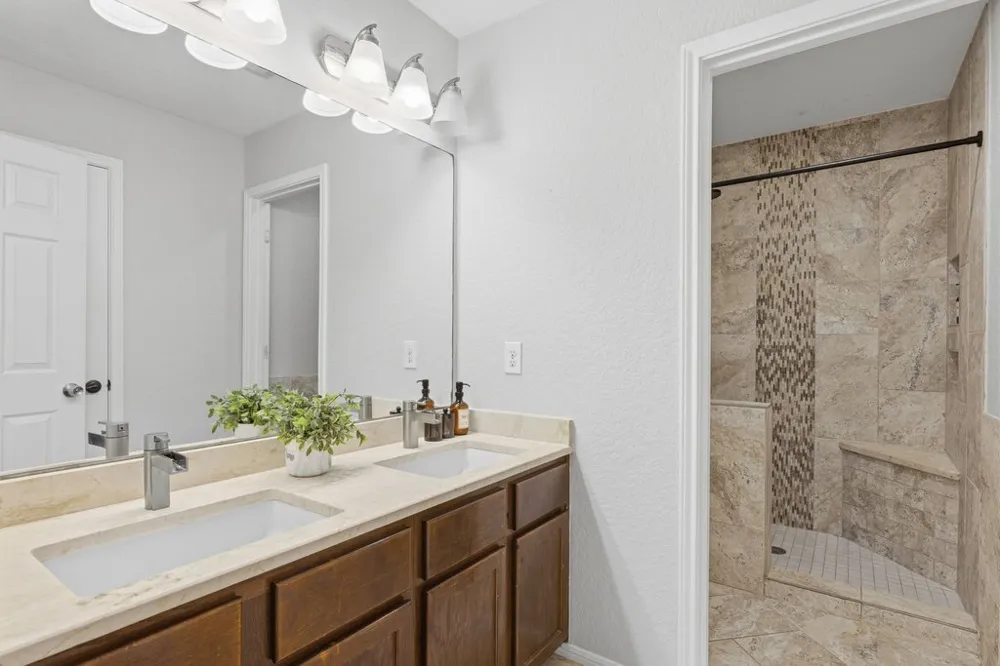 4917 Lexington Meadow Lane Del Valle, TX 78617