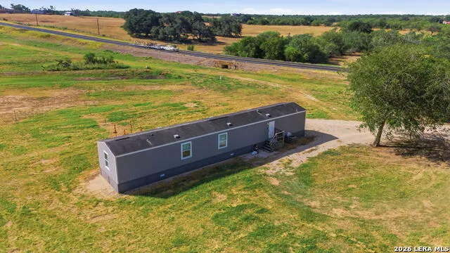 283 Bus Loop 181 SOUTH Floresville, TX 78114