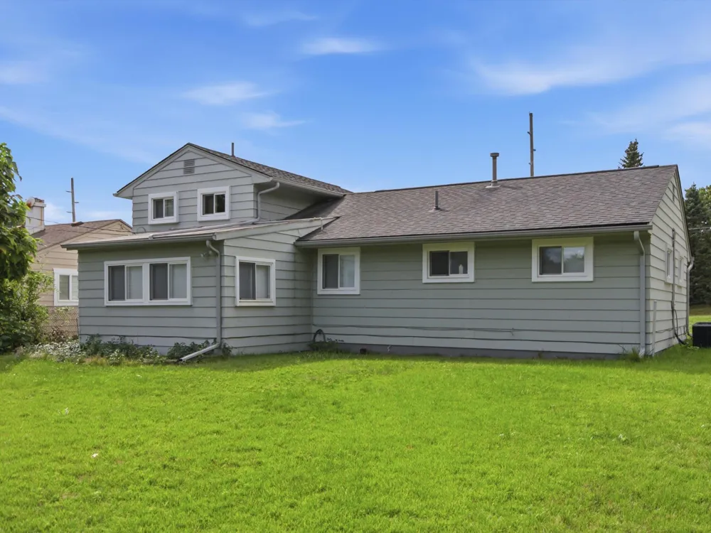 289 S Williams Lake Road Waterford, MI 48327