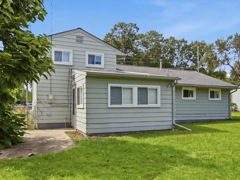 289 S Williams Lake Road Waterford, MI 48327