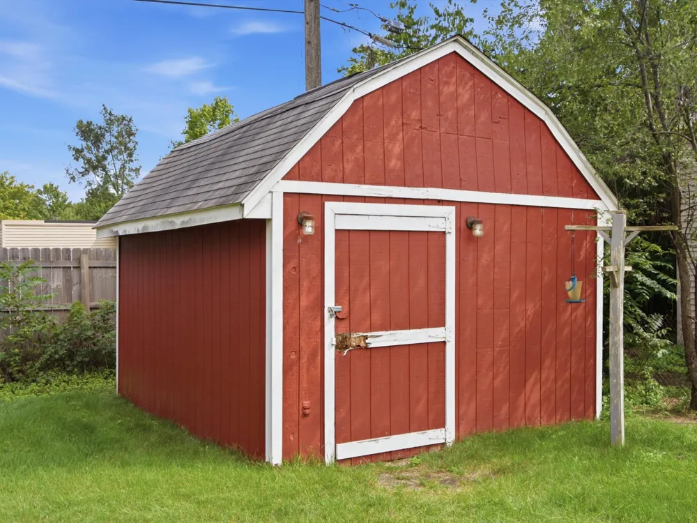 289 S Williams Lake Road Waterford, MI 48327