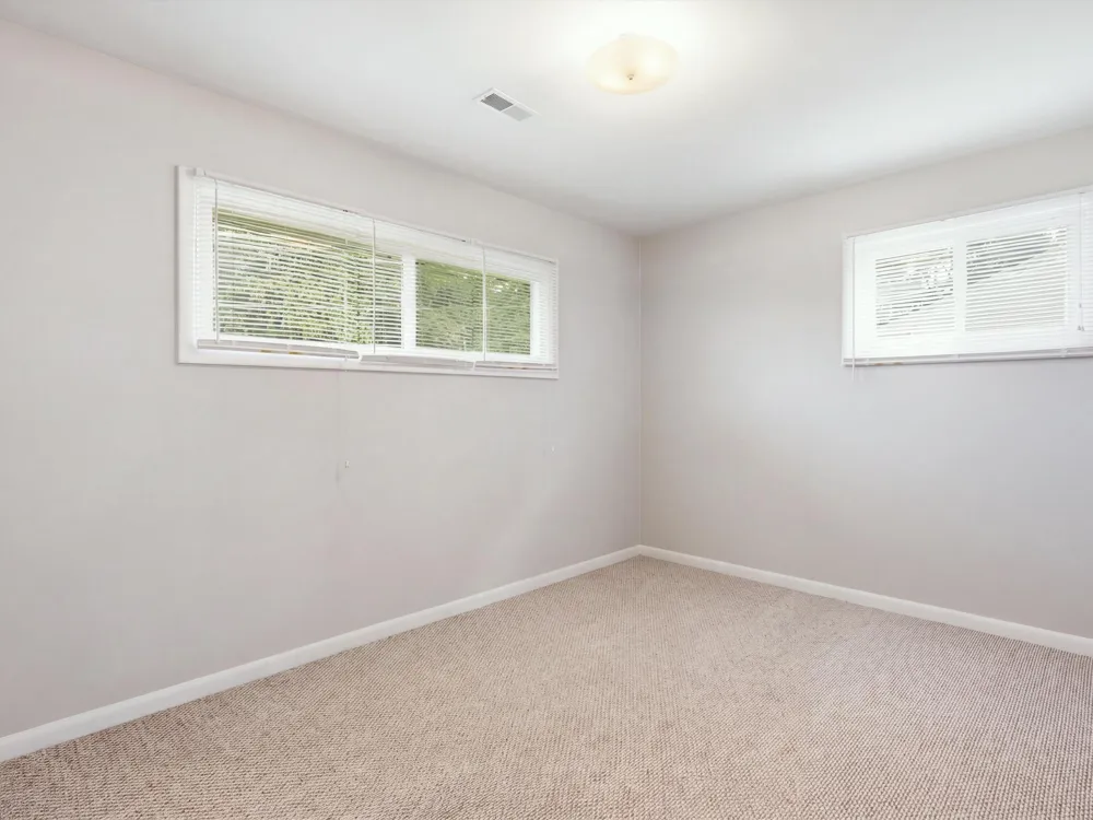 289 S Williams Lake Road Waterford, MI 48327