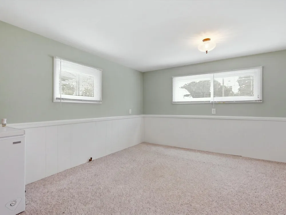 289 S Williams Lake Road Waterford, MI 48327