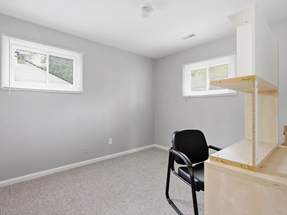 289 S Williams Lake Road Waterford, MI 48327