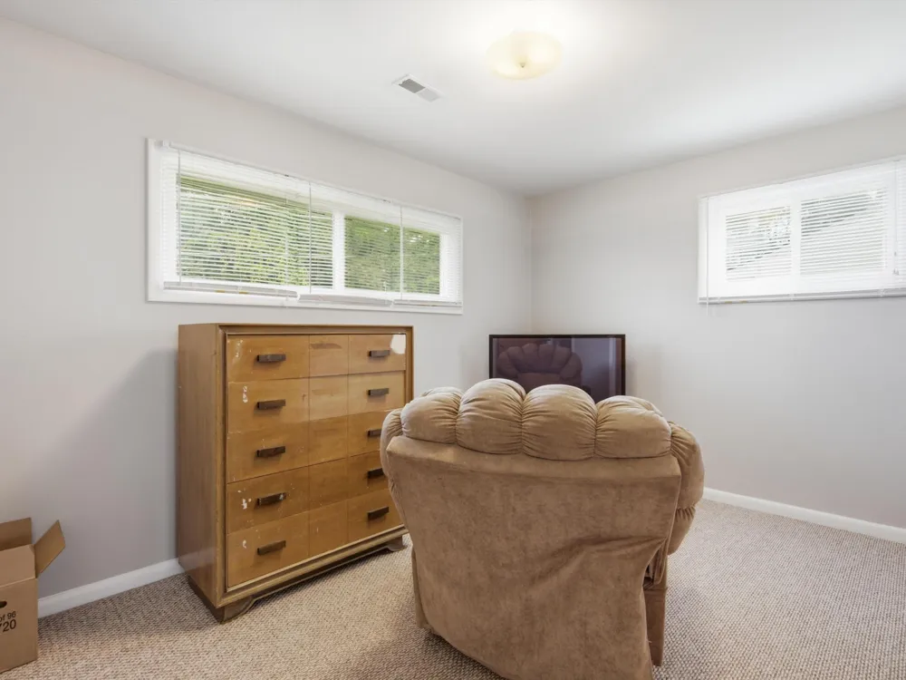 289 S Williams Lake Road Waterford, MI 48327