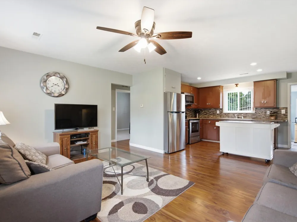 289 S Williams Lake Road Waterford, MI 48327