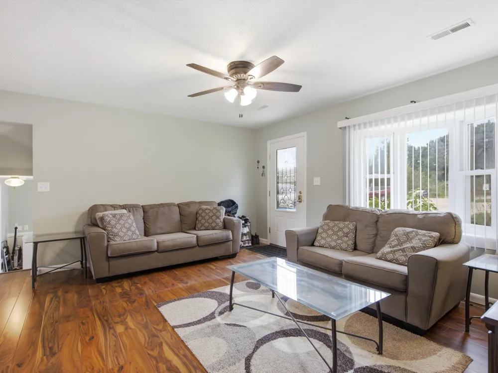 289 S Williams Lake Road Waterford, MI 48327