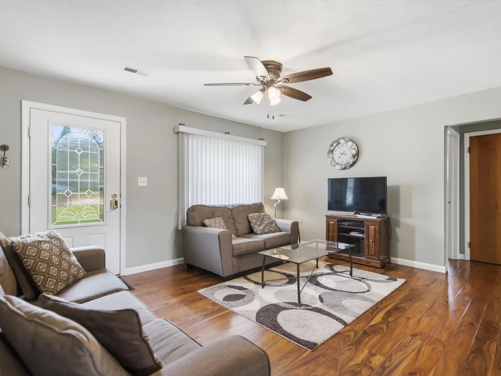 289 S Williams Lake Road Waterford, MI 48327