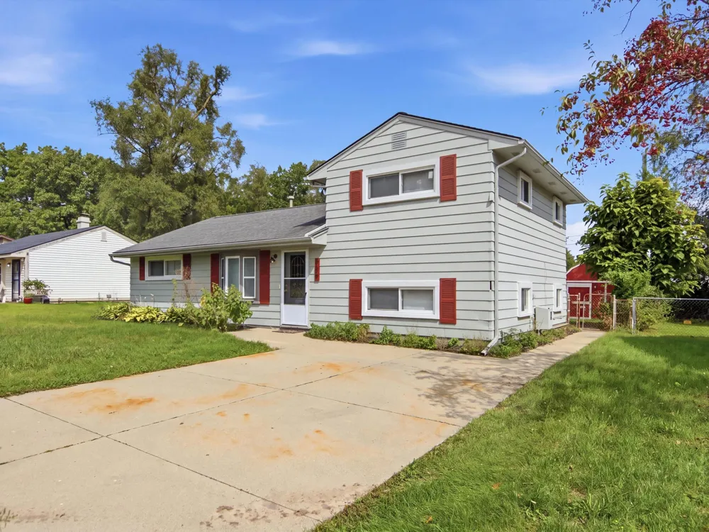 289 S Williams Lake Road Waterford, MI 48327