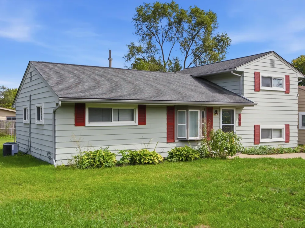 289 S Williams Lake Road Waterford, MI 48327
