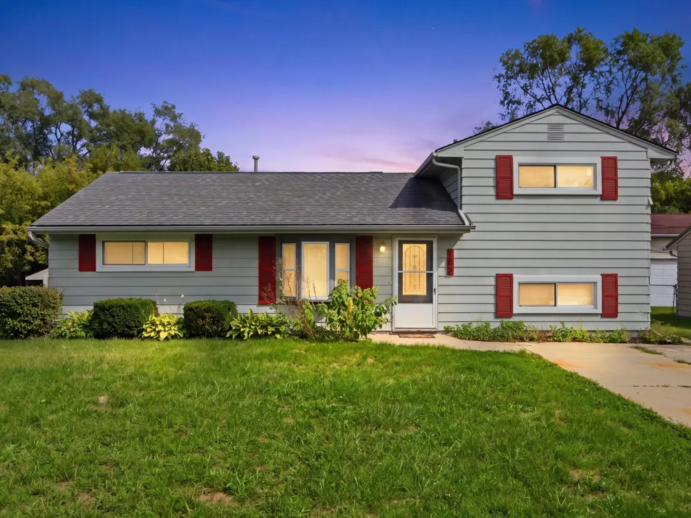 289 S Williams Lake Road Waterford, MI 48327