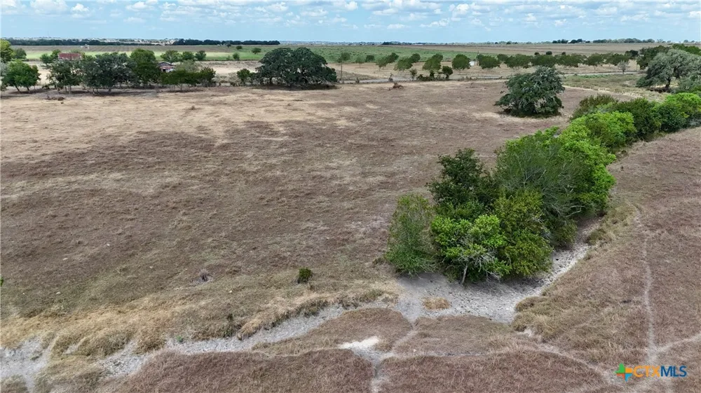 4 County Road 366 Shiner, TX 77984