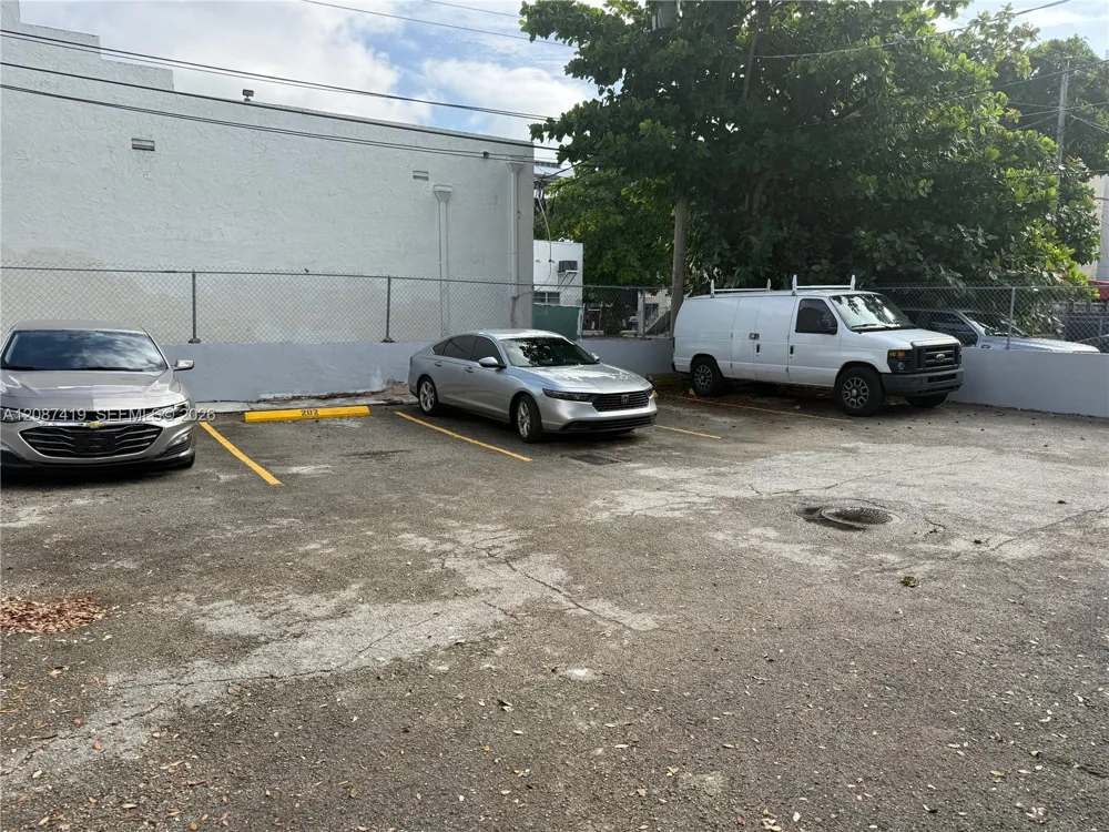 767 SW 9th St #201 Miami, FL 33130
