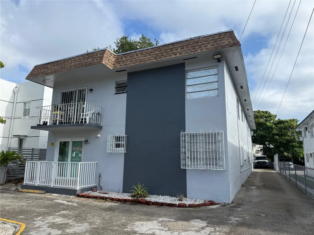 767 SW 9th St #201 Miami, FL 33130