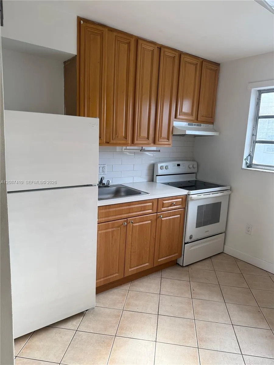 767 SW 9th St #201 Miami, FL 33130