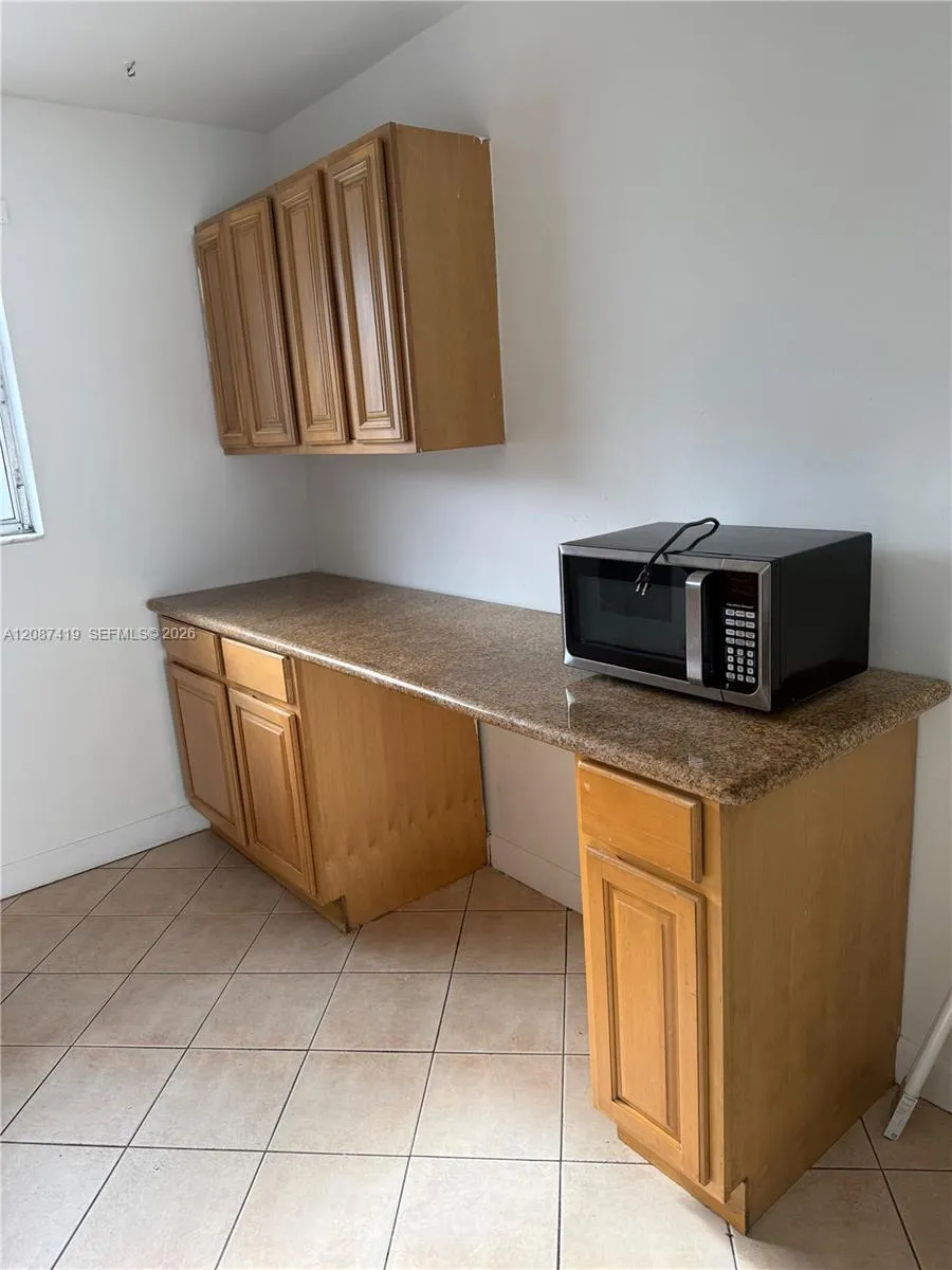 767 SW 9th St #201 Miami, FL 33130