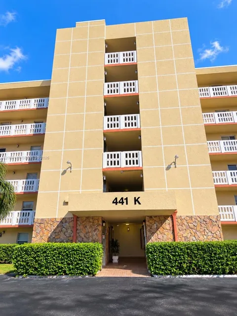 441 SE 3rd St #408