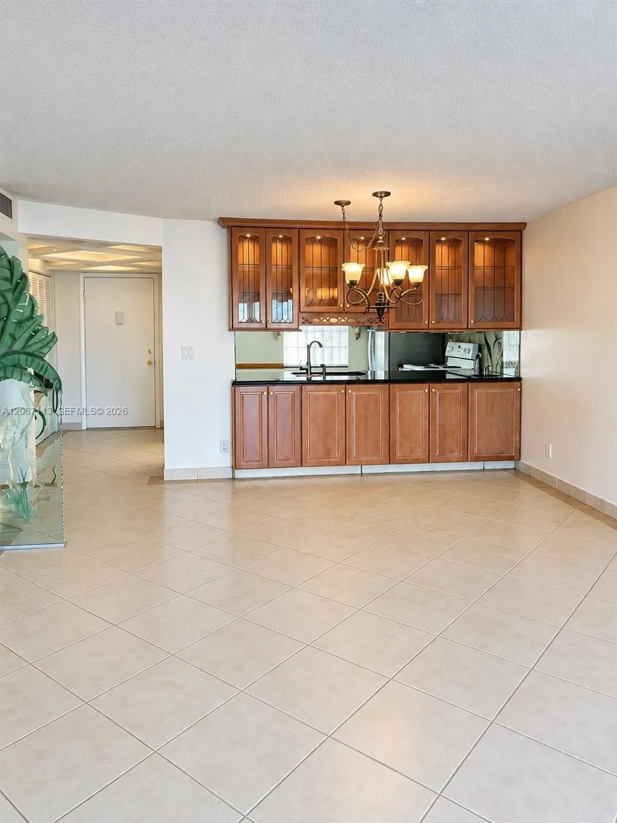 441 SE 3rd St #408 Dania Beach, FL 33004
