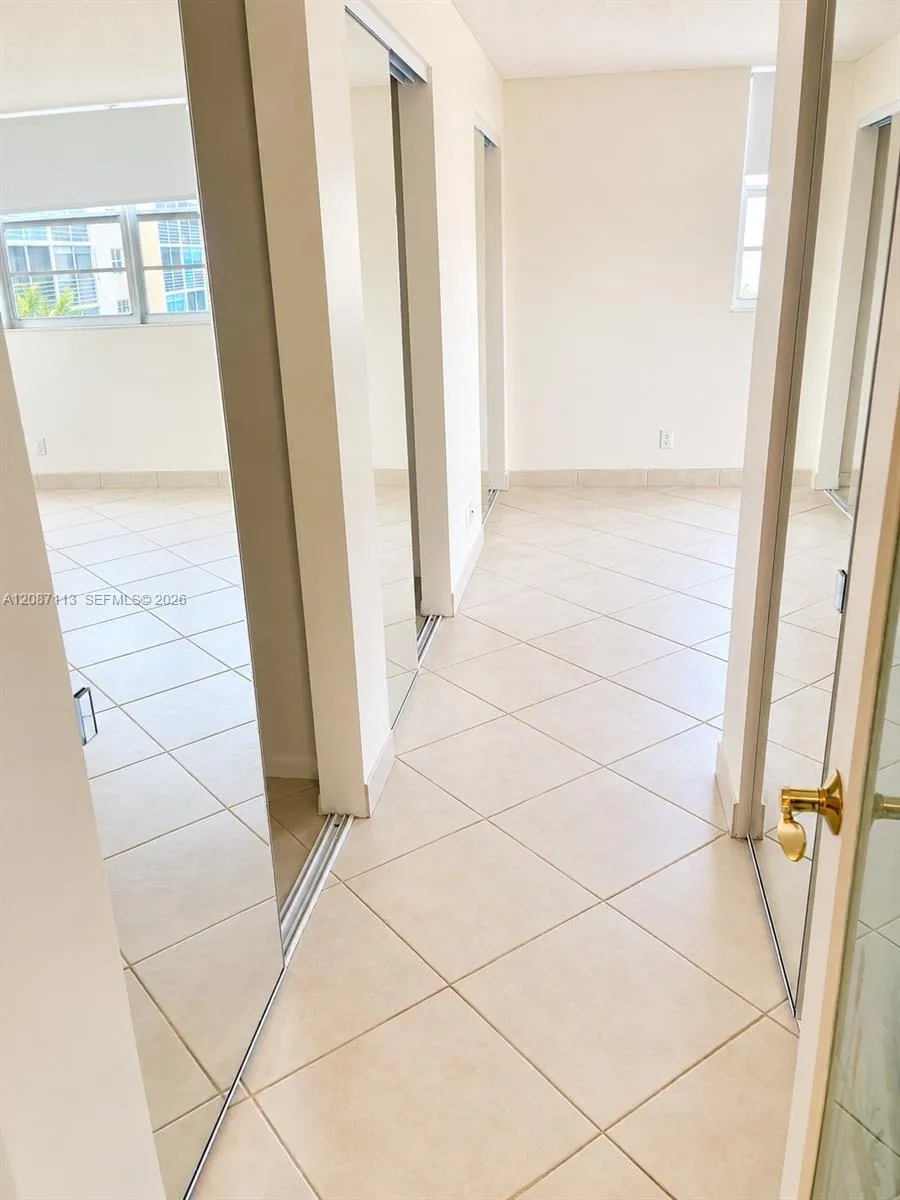 441 SE 3rd St #408 Dania Beach, FL 33004