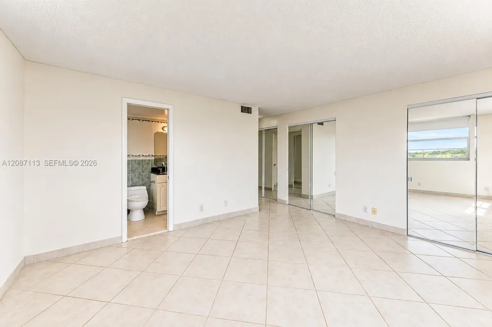 441 SE 3rd St #408 Dania Beach, FL 33004