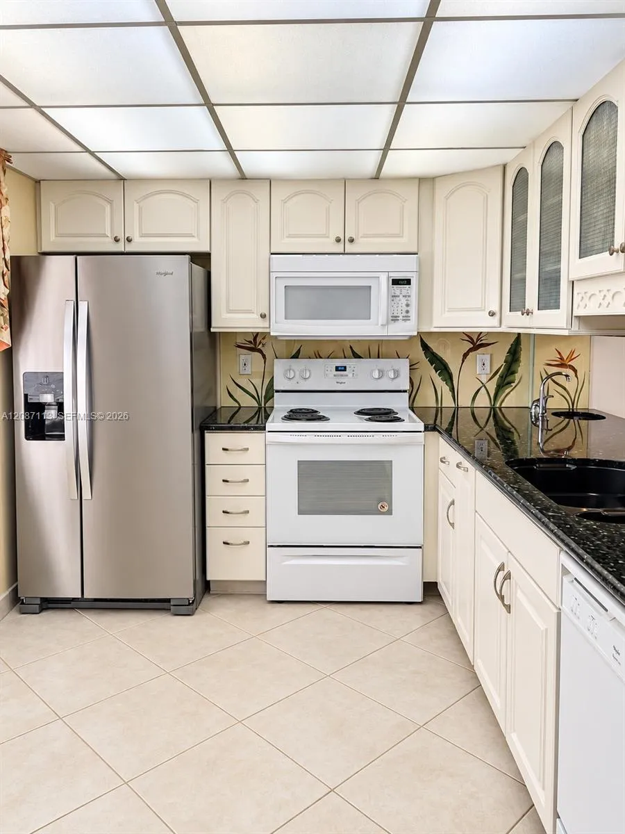 441 SE 3rd St #408 Dania Beach, FL 33004