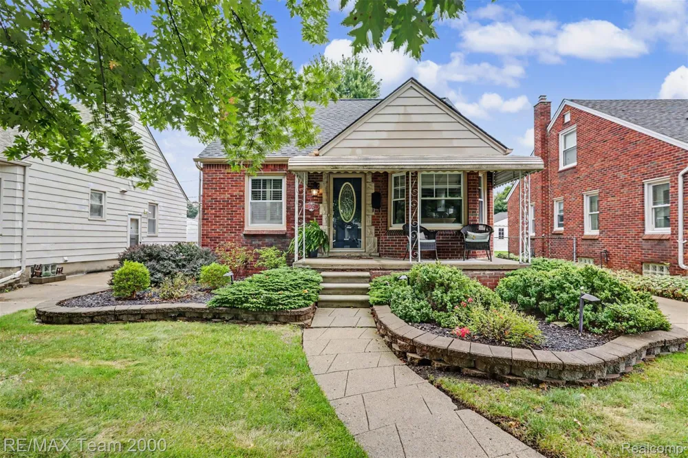 3237 McKinley Street Dearborn City, MI 48124