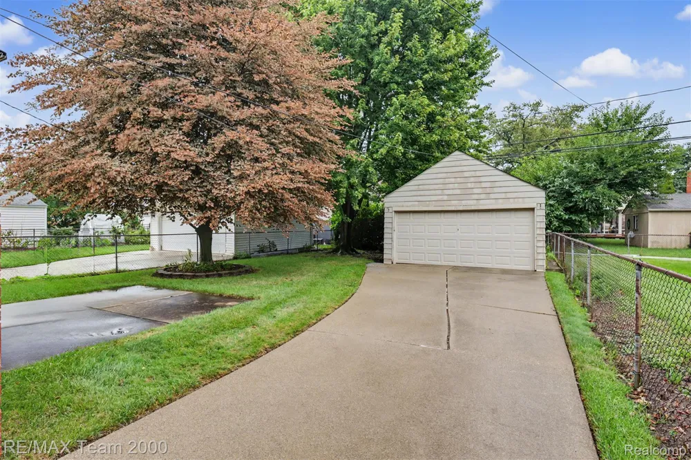 3237 McKinley Street Dearborn City, MI 48124