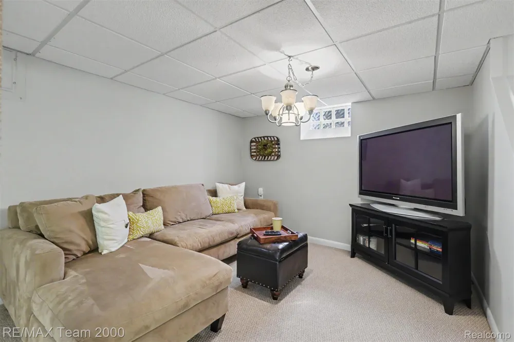 3237 McKinley Street Dearborn City, MI 48124