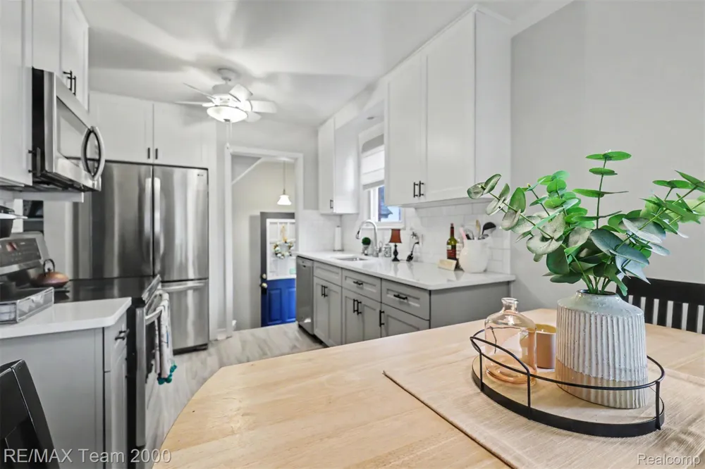 3237 McKinley Street Dearborn City, MI 48124