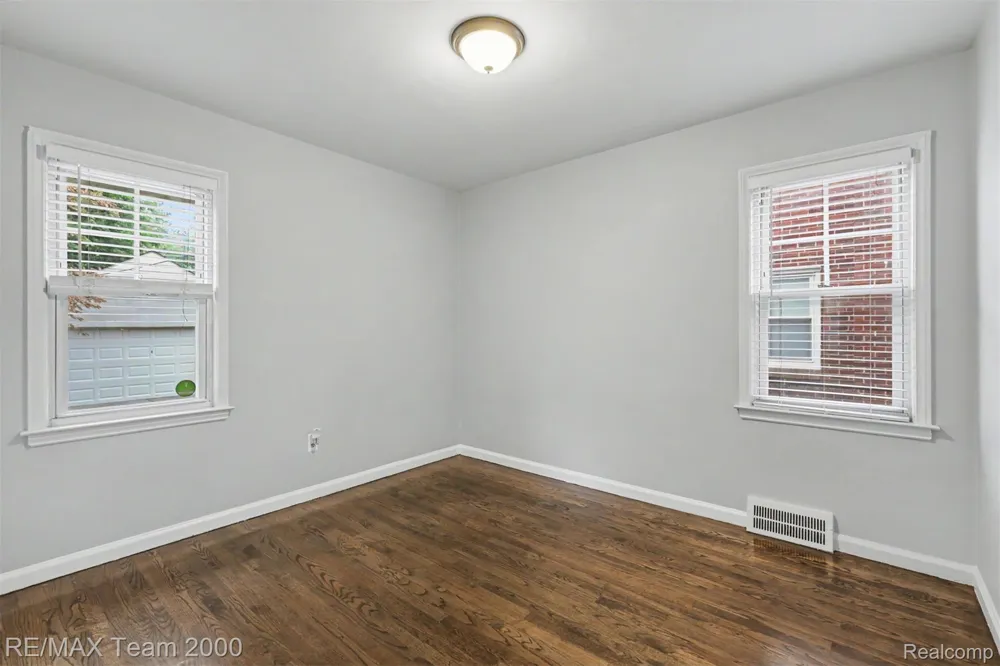 3237 McKinley Street Dearborn City, MI 48124