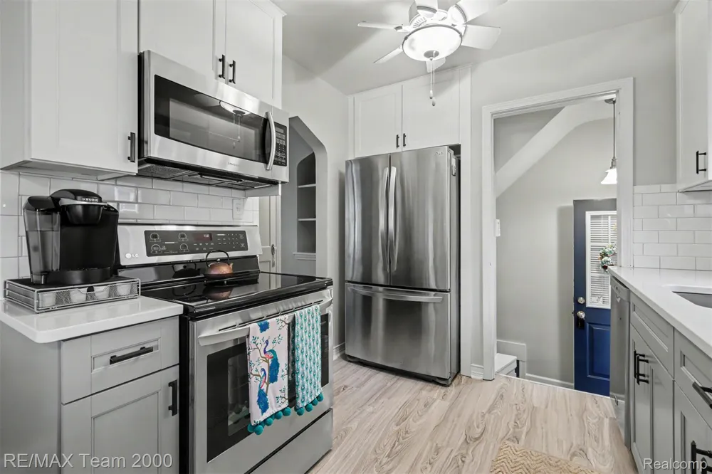 3237 McKinley Street Dearborn City, MI 48124