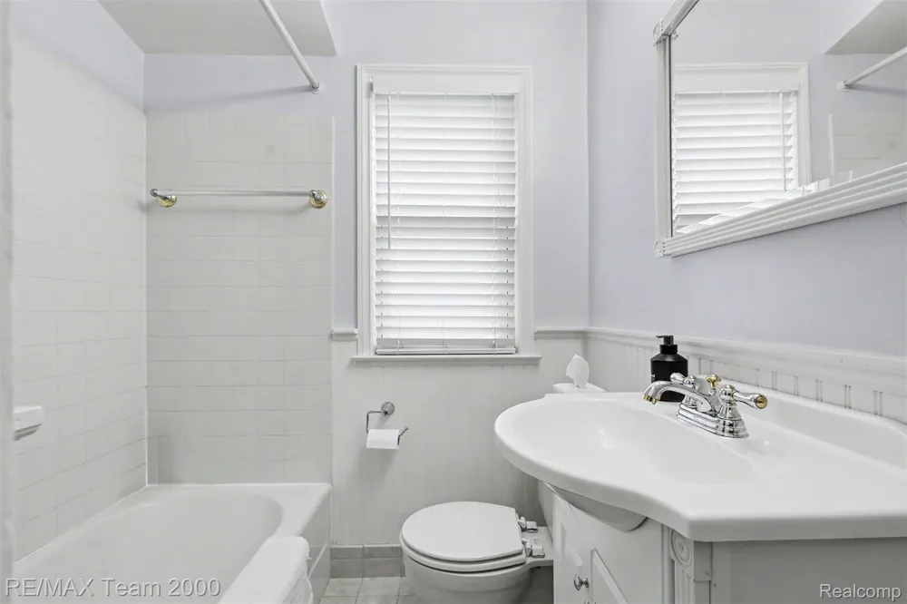 3237 McKinley Street Dearborn City, MI 48124