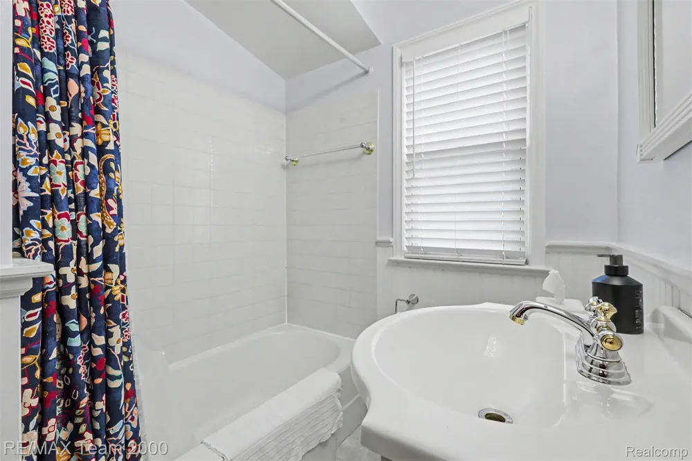 3237 McKinley Street Dearborn City, MI 48124