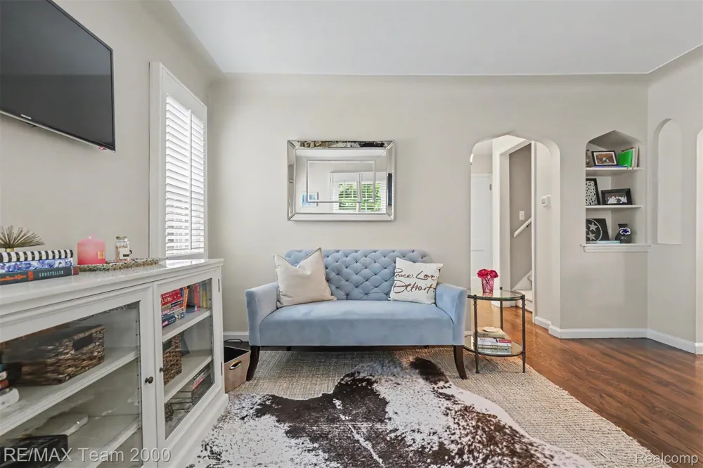 3237 McKinley Street Dearborn City, MI 48124