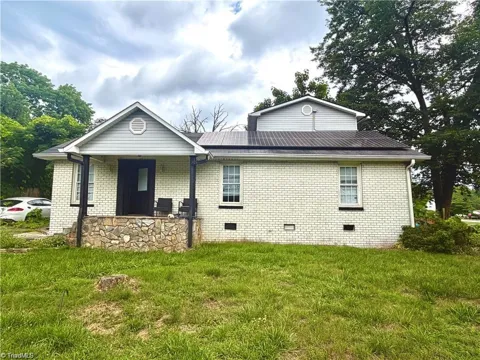 1004 Roach Street