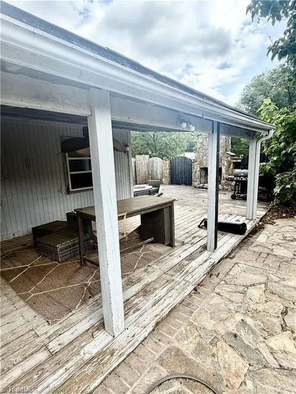 1004 Roach Street Mayodan, NC 27027