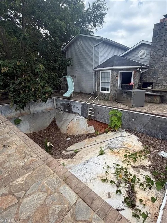 1004 Roach Street Mayodan, NC 27027