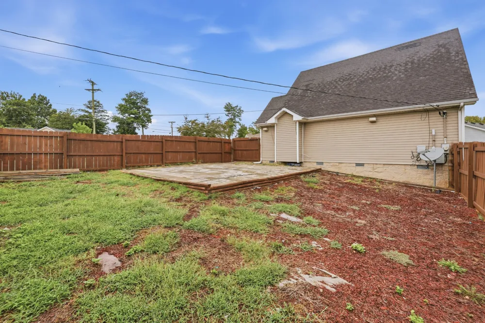 1009 Winesap Rd Clarksville, TN 37040