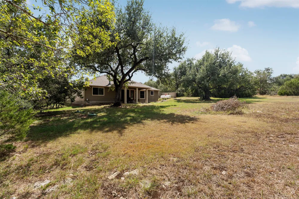 284 Honeycomb Circle Driftwood, TX 78619