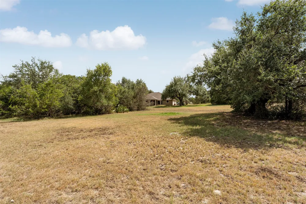 284 Honeycomb Circle Driftwood, TX 78619