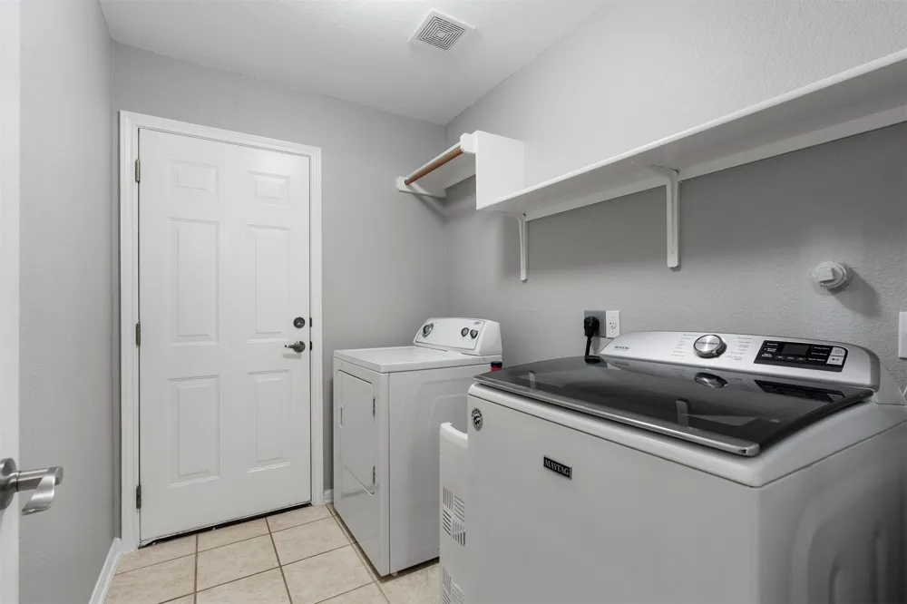 284 Honeycomb Circle Driftwood, TX 78619