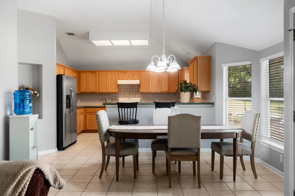 284 Honeycomb Circle Driftwood, TX 78619