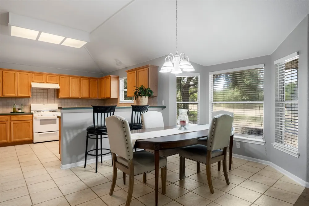 284 Honeycomb Circle Driftwood, TX 78619