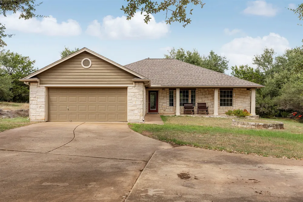 284 Honeycomb Circle Driftwood, TX 78619