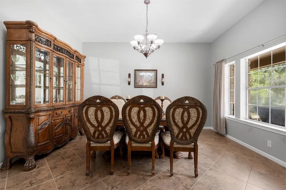 284 Honeycomb Circle Driftwood, TX 78619
