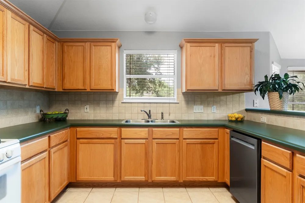 284 Honeycomb Circle Driftwood, TX 78619
