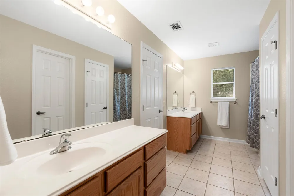 284 Honeycomb Circle Driftwood, TX 78619