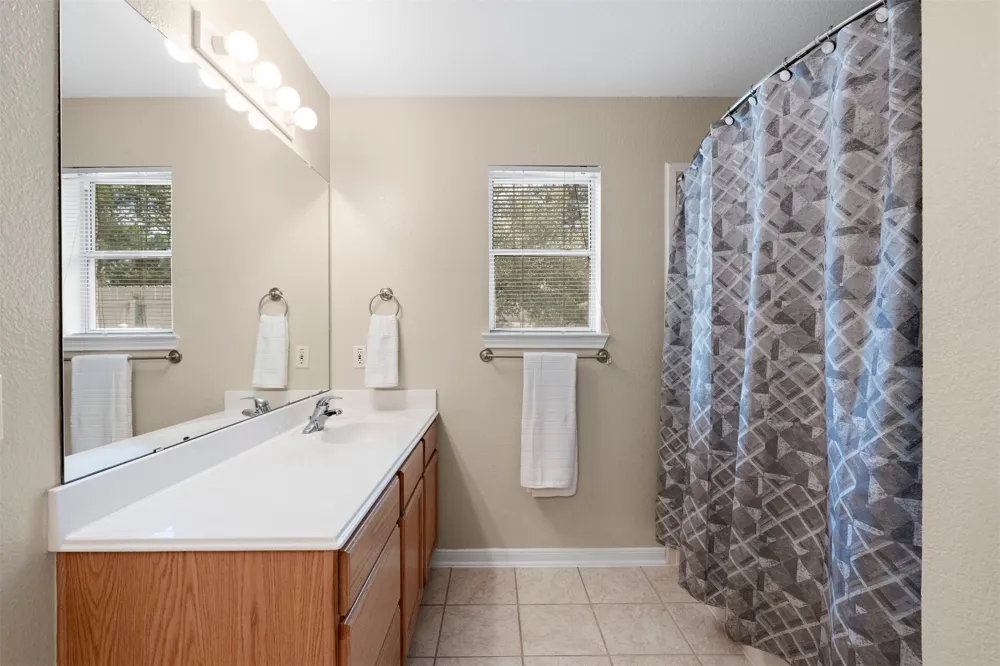 284 Honeycomb Circle Driftwood, TX 78619